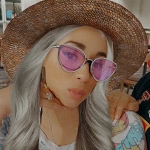 Meet your Posher, Marisa